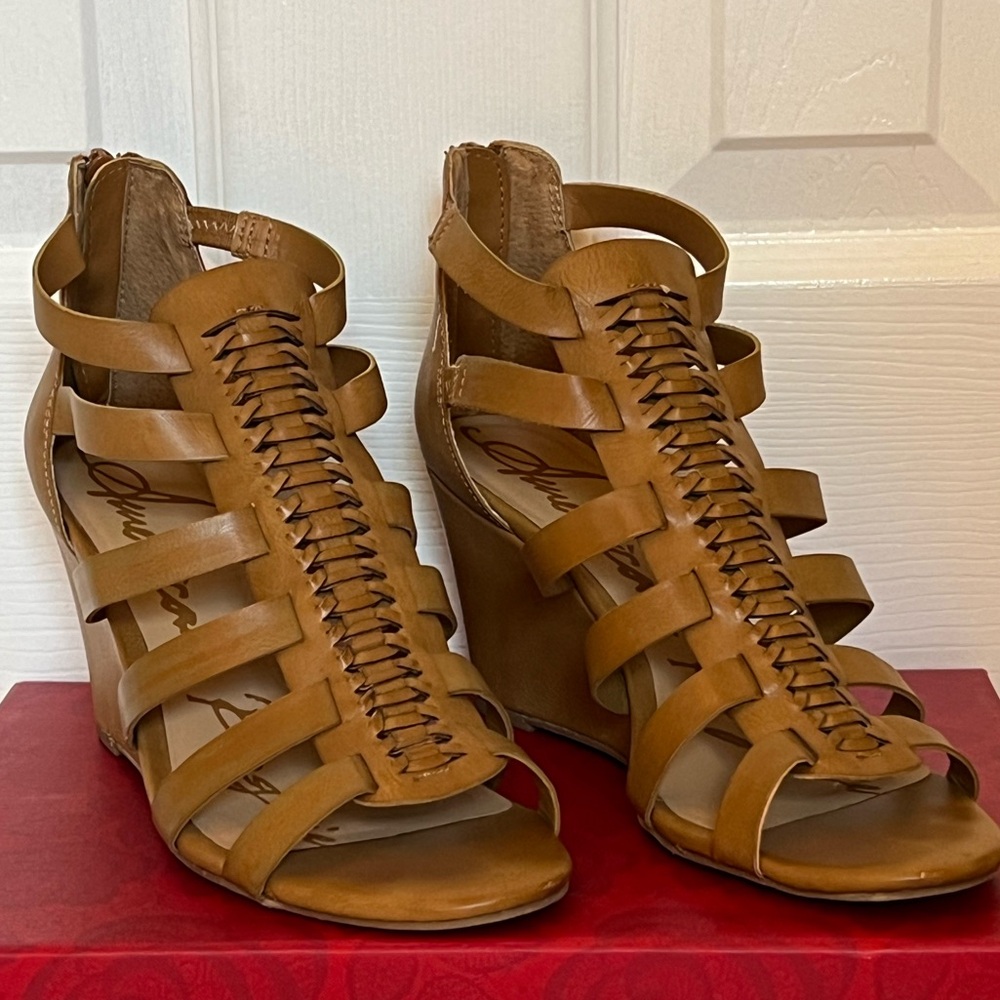 American Rag Amelia Wedge Sandal Size 7